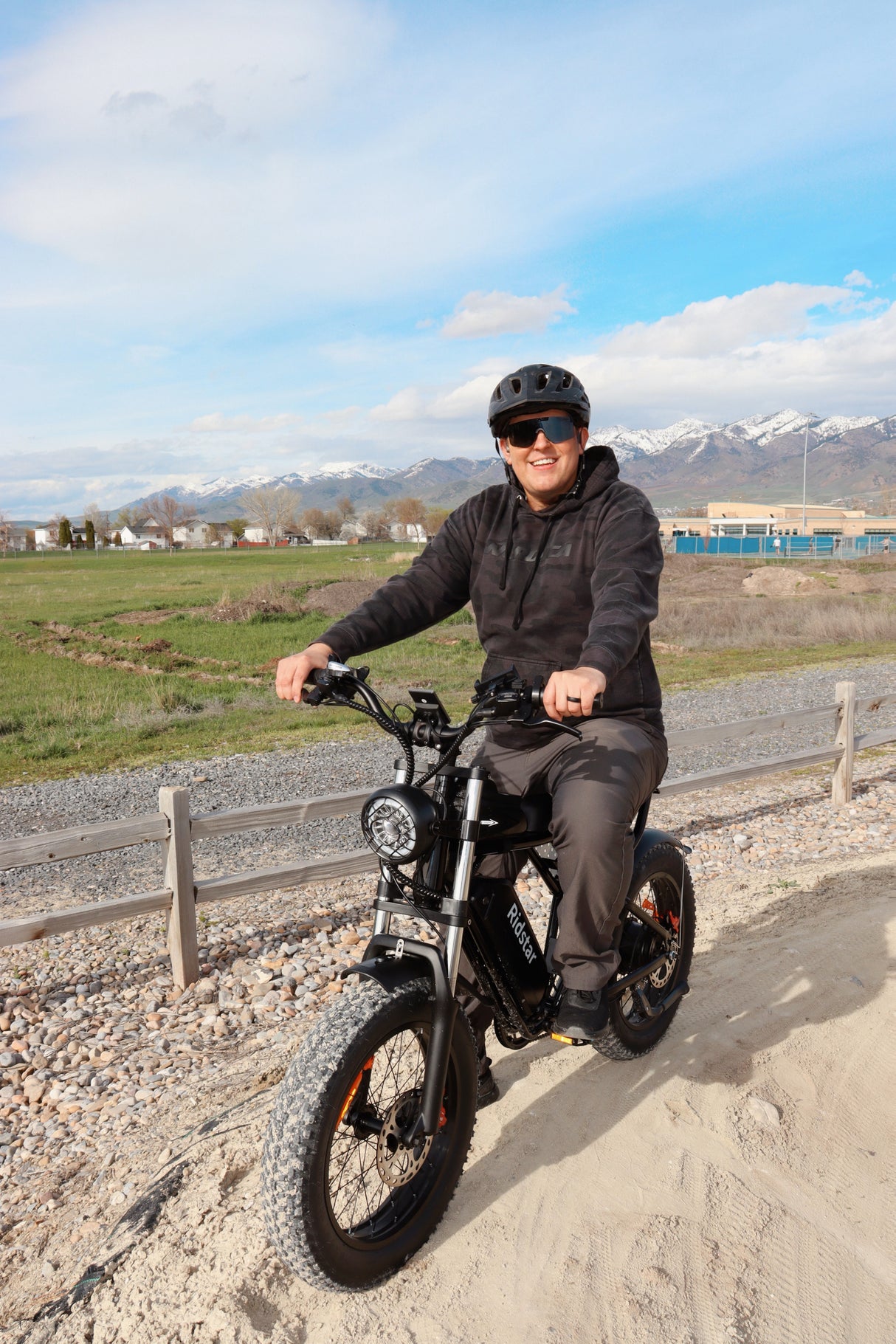 Bicicleta eléctrica combinada RIDSTAR Q20 con neumáticos anchos