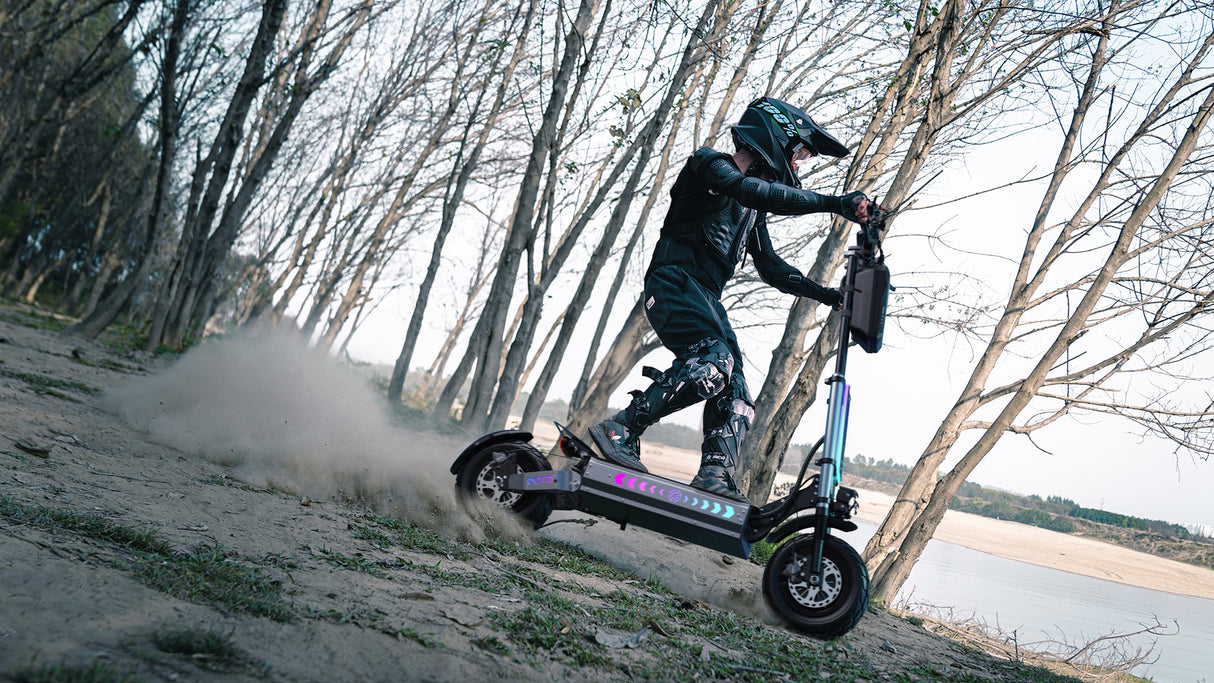 OOTD T90 13" All-Terrain 2-Rad Roller Elektro-Roller 3000W*2 Dual-Motoren 60V 31.2Ah Batterie